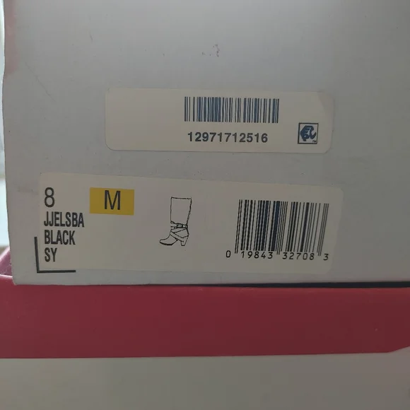 Nine & Co Heeled Black Leather Boot - Picture 4 of 5